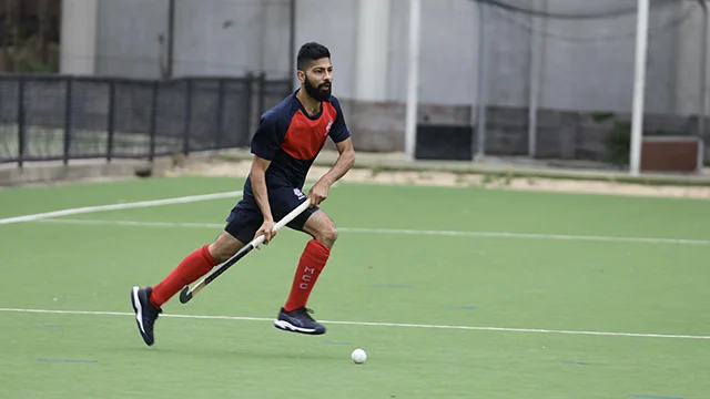 Photo 24-4-21, 2 35 34_MCC Hockey 2021_ImageCard.webp